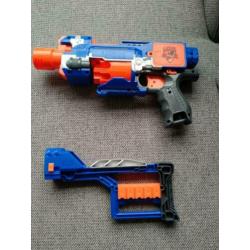 Nerf Stockade automatisch.