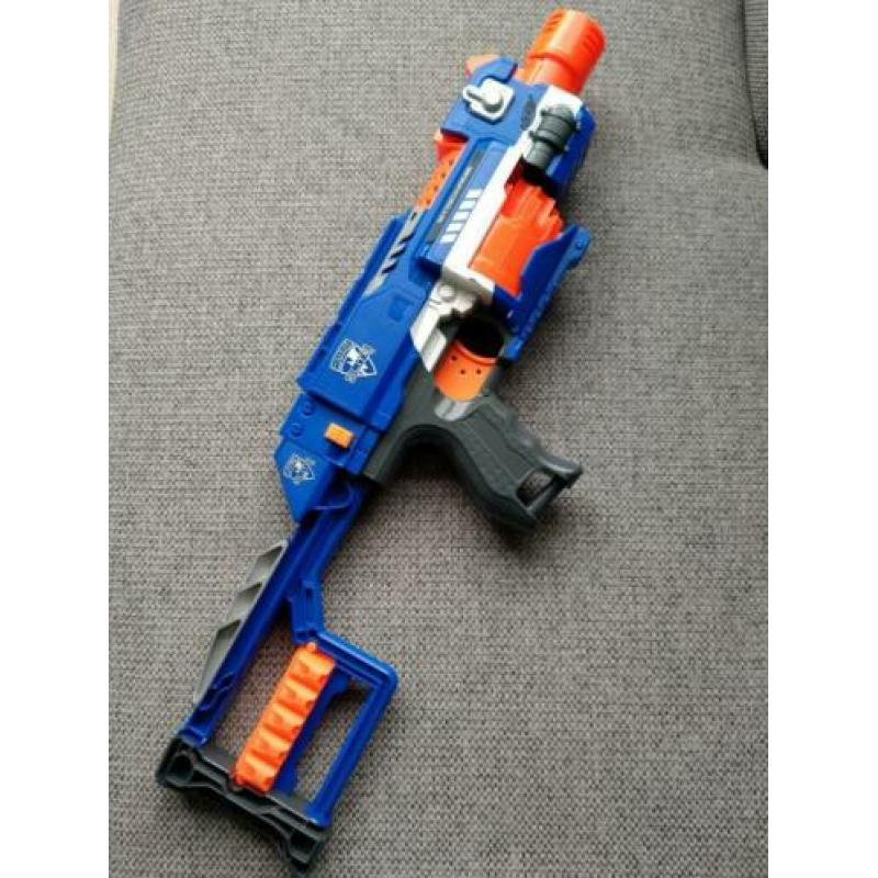 Nerf Stockade automatisch.