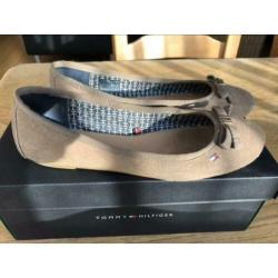 Leuke beige Tommy Hilfiger ballerina’s (maat 39)