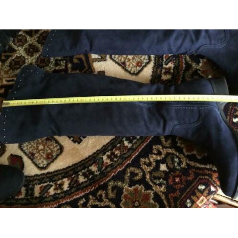 Suede laarzen maat 40 zgan 15 euro per paar