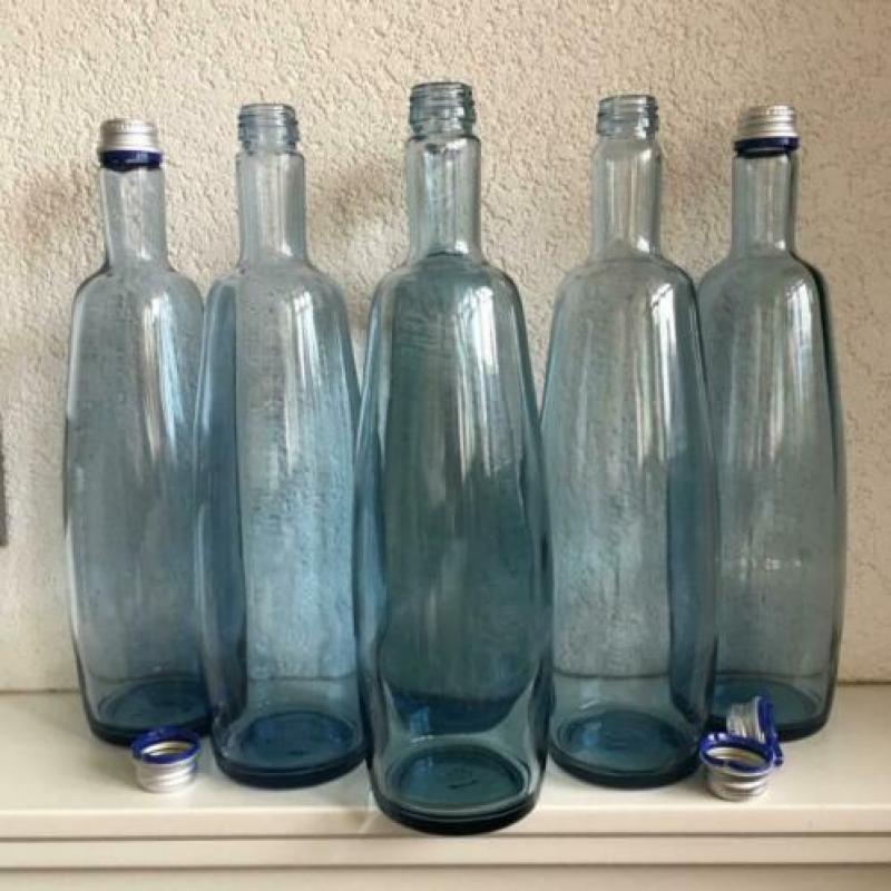 13 Waterflessen 1L Jeans ijs blauw met dop leeg zonnewater