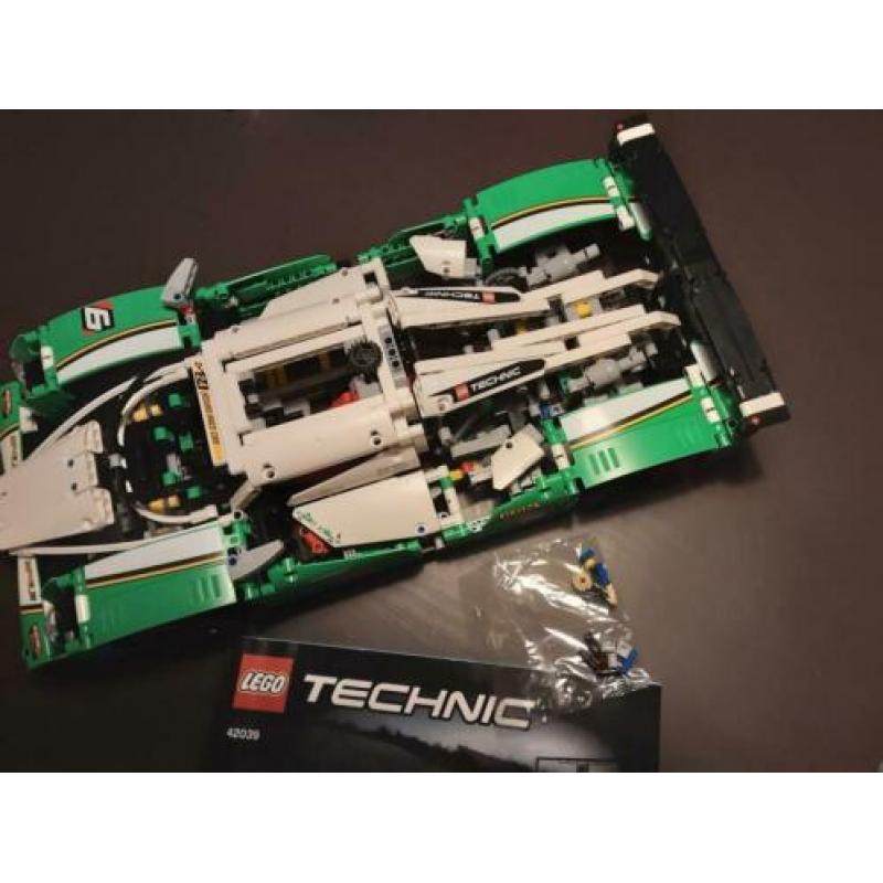 Lego technic 24 uur race wagen