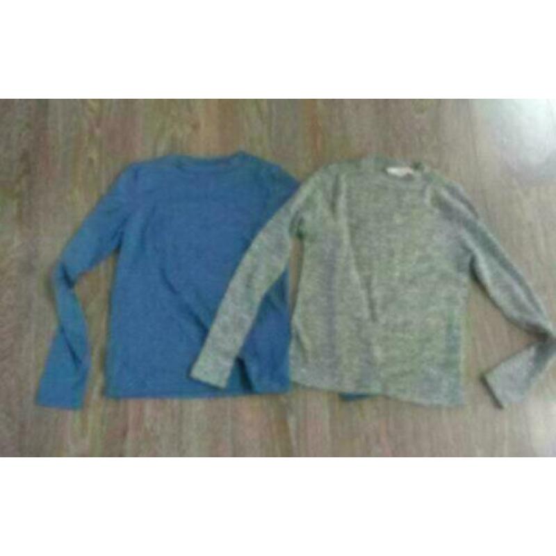 2 longsleeves mt 146/152,1 x blauw geribd,1x grijs gemeleerd