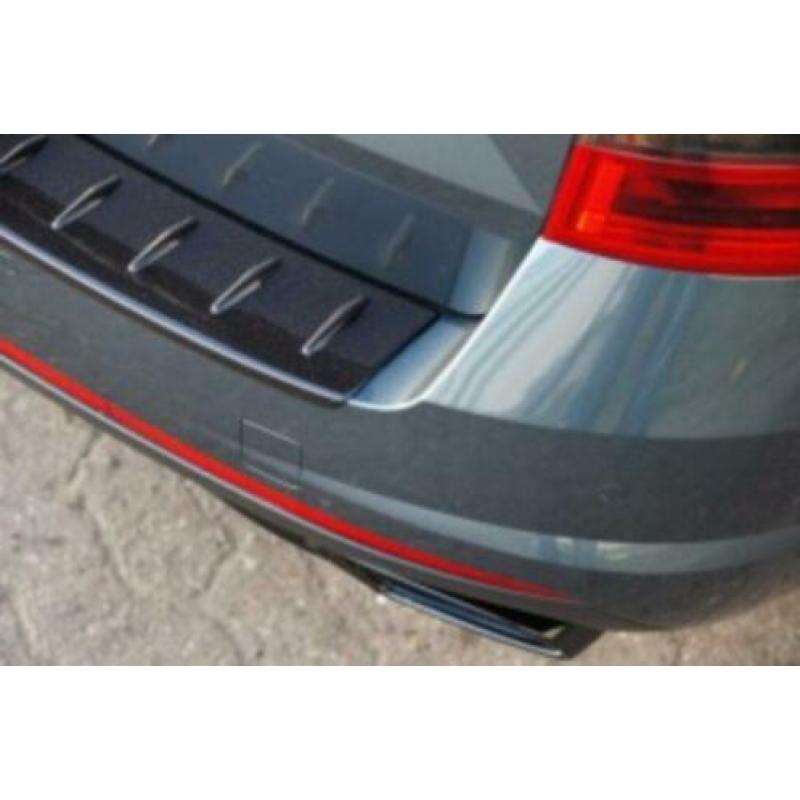 Nieuwe originele bumperlijst Skoda Octavia Combi