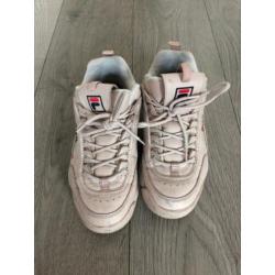 Nette staat, Fila disruptor low 39