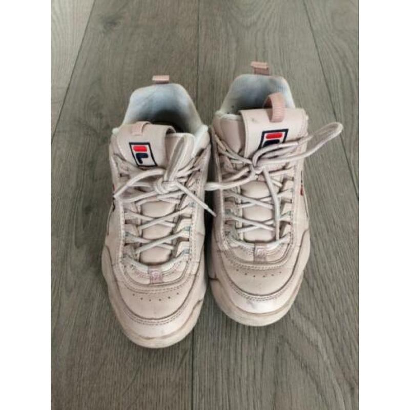 Nette staat, Fila disruptor low 39