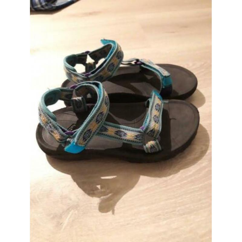 Teva slippers maat 32 zgan