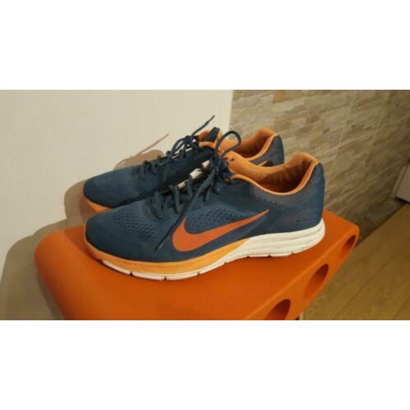 Sneakers, hardloopschoenen NIKE Structure 17, maat 45,5.