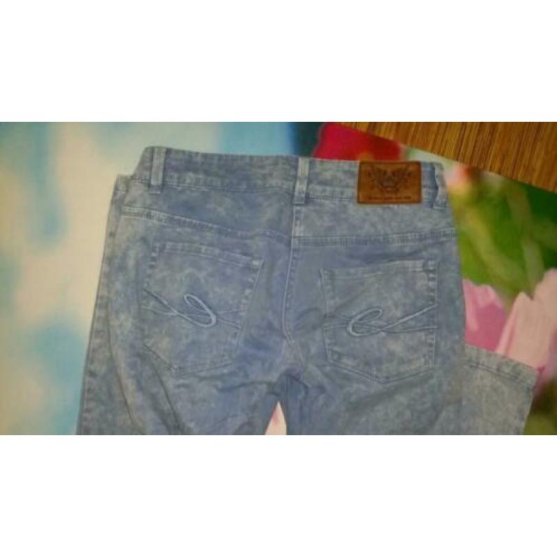 1. Esprit jeans 170