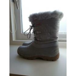 Grijze snowboots van Olang.