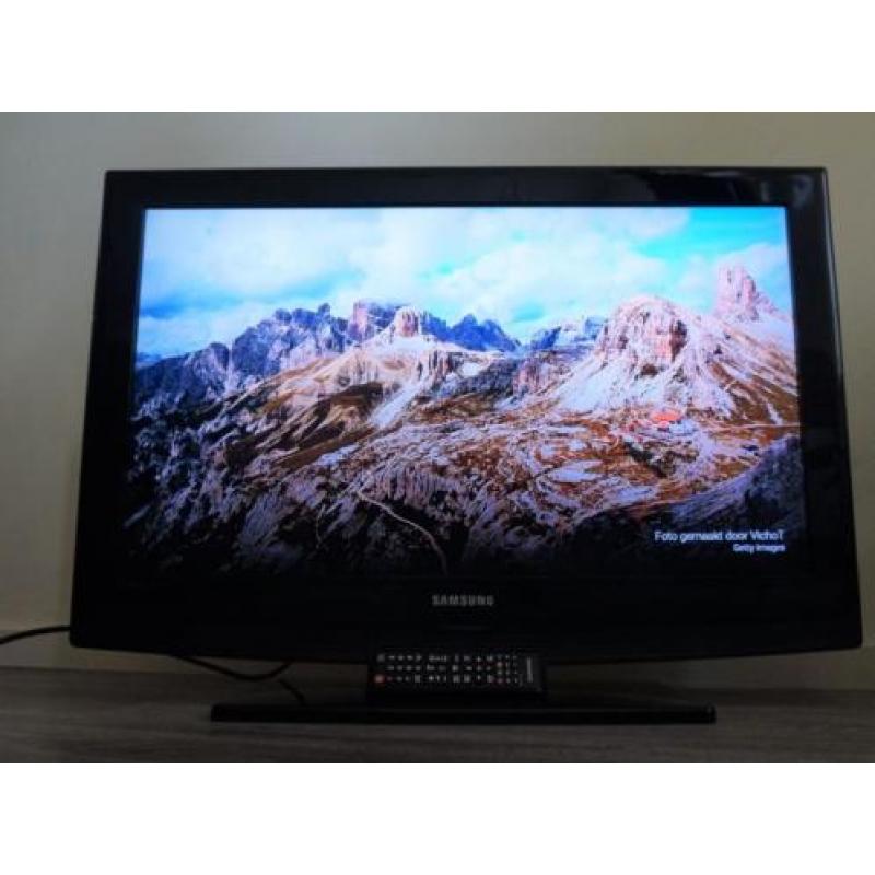 Samsung TV - 32" - LCD