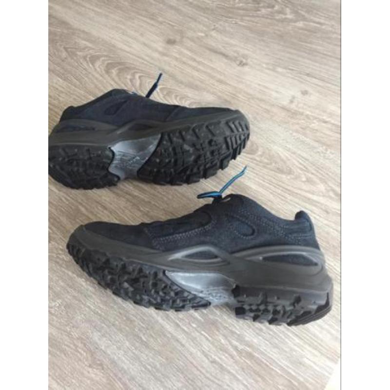 Wandelschoenen Lowa mt 37. €75,-